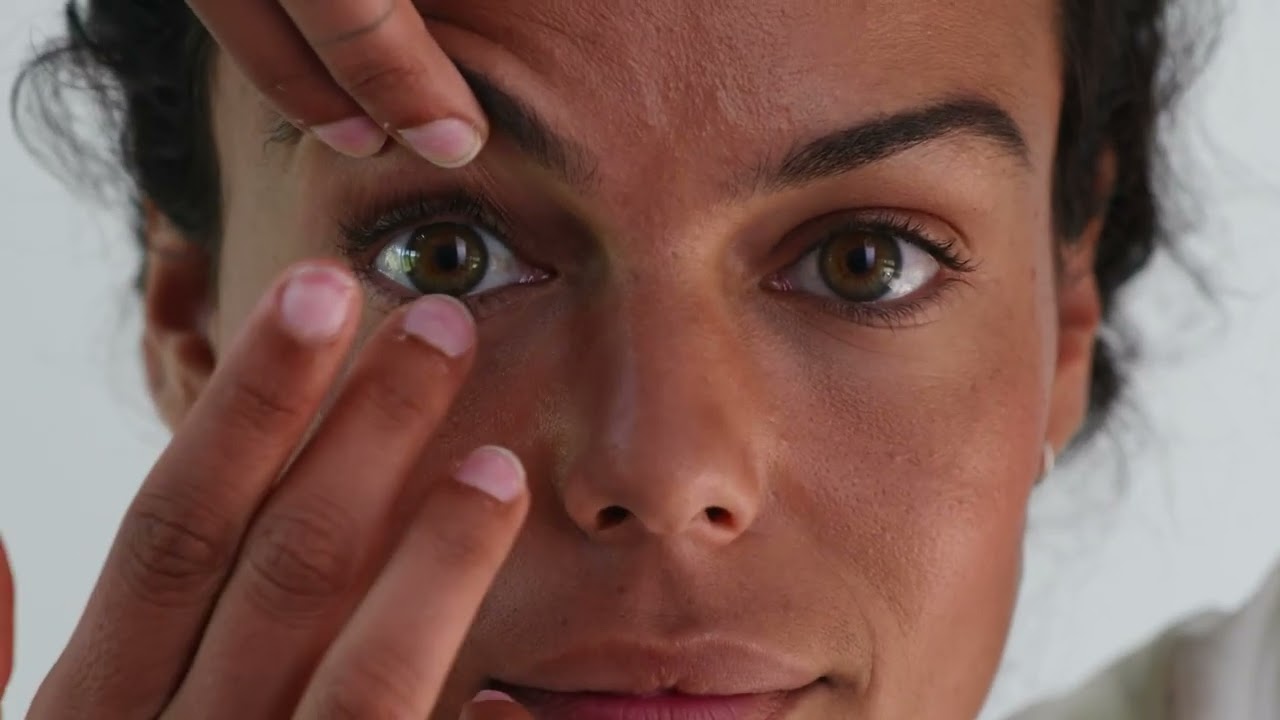 Como retirar lentes de contacto diárias facilmente | GrandOptical