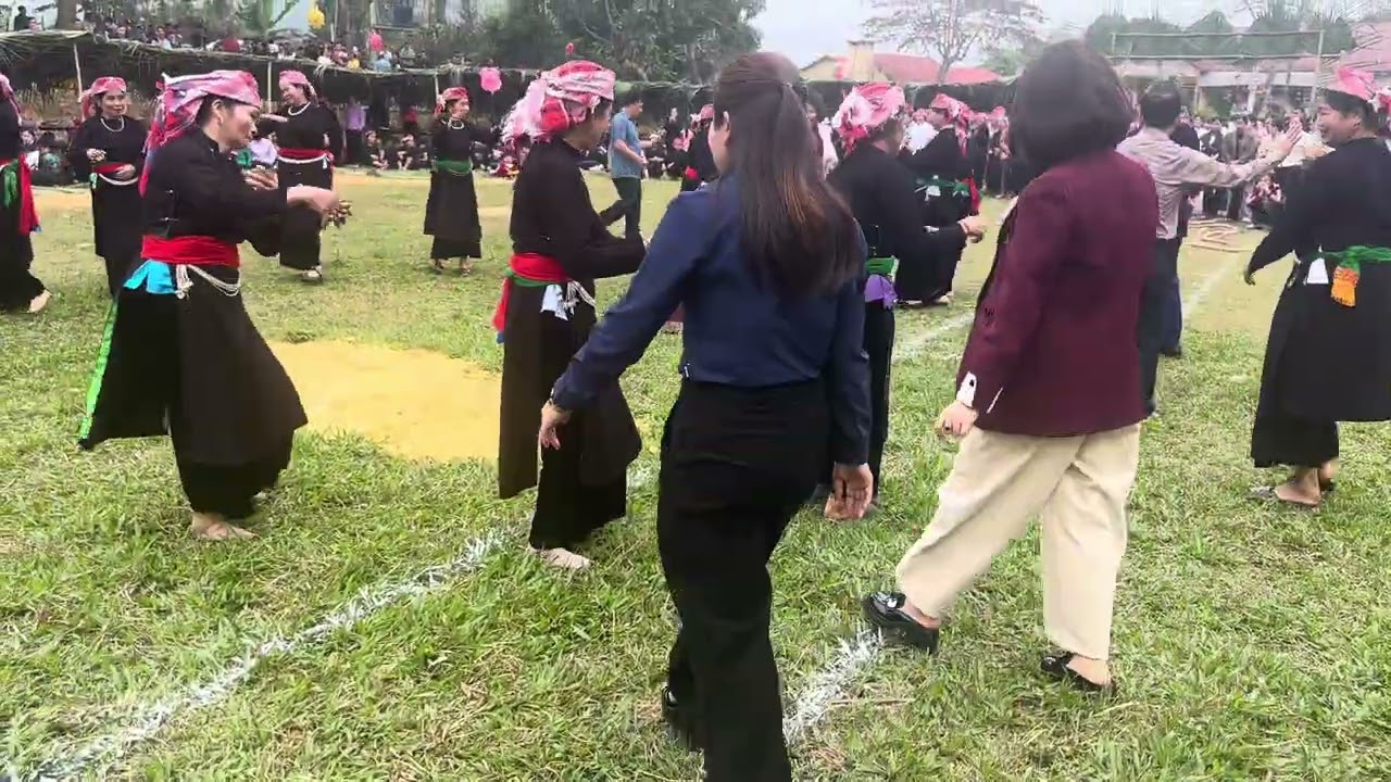 Điệu múa then trong hội xuống đồng xã Khánh Yên #suhuongyoutube 