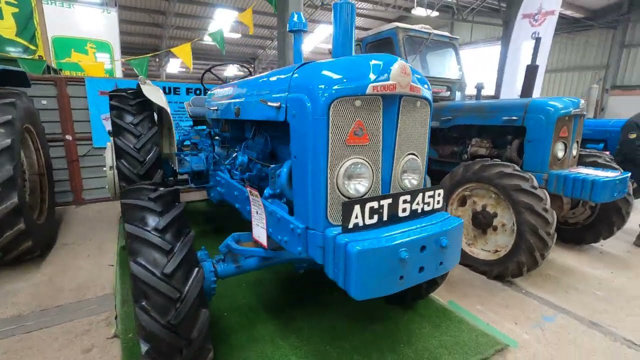 1964 Roadless Fordson Super Major Ploughmaster 6/4 4WD 5.4 Litre 6-Cyl Diesel Tractor (90 HP)