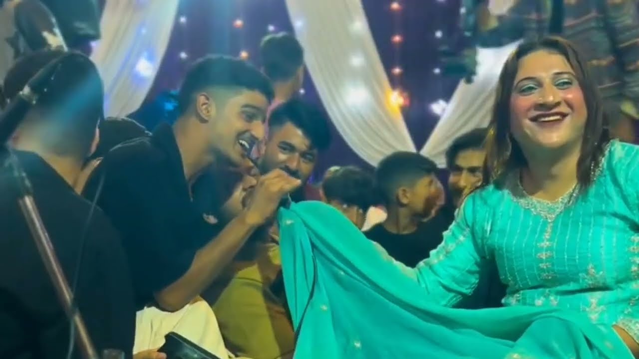 #viral Dance Falak jan ❤❤❤ // Public shocked😱😱😱😱