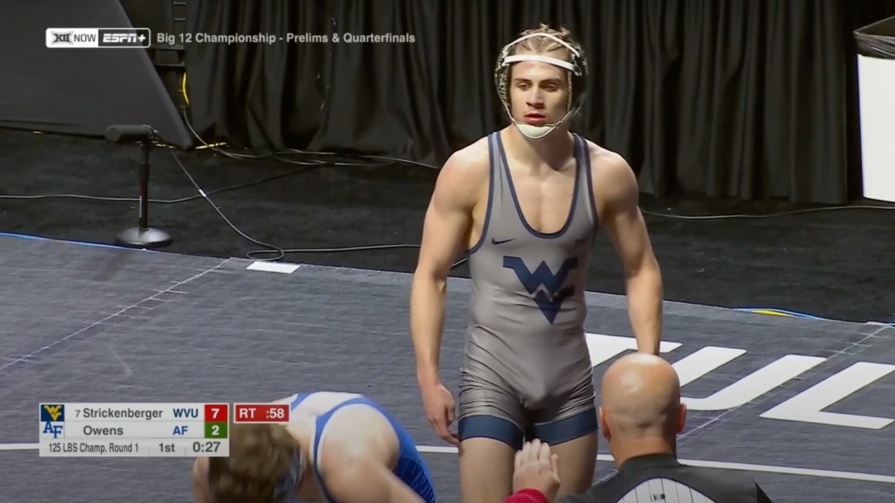 125lbs Jett Strickenberger (West Virginia) vs Tucker Owens (Air Force)