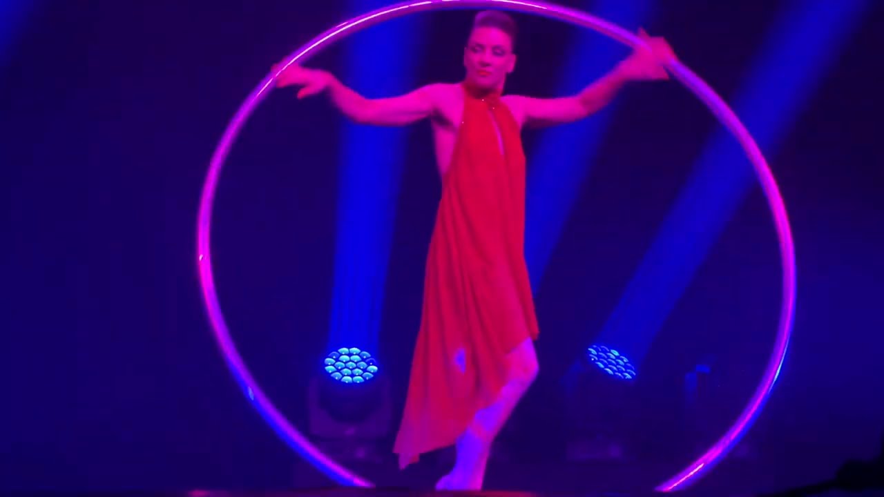 Internationales OVAG Varieté - Valerie Inertie (Canada) Cyr Rad