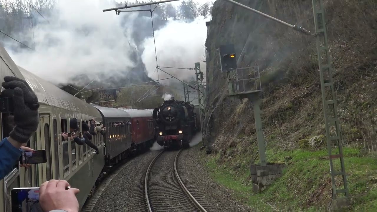 Paralelfahrt mit 41 1144, 52 8154 und E77 10 auf der Tharandter Rampe (2023)