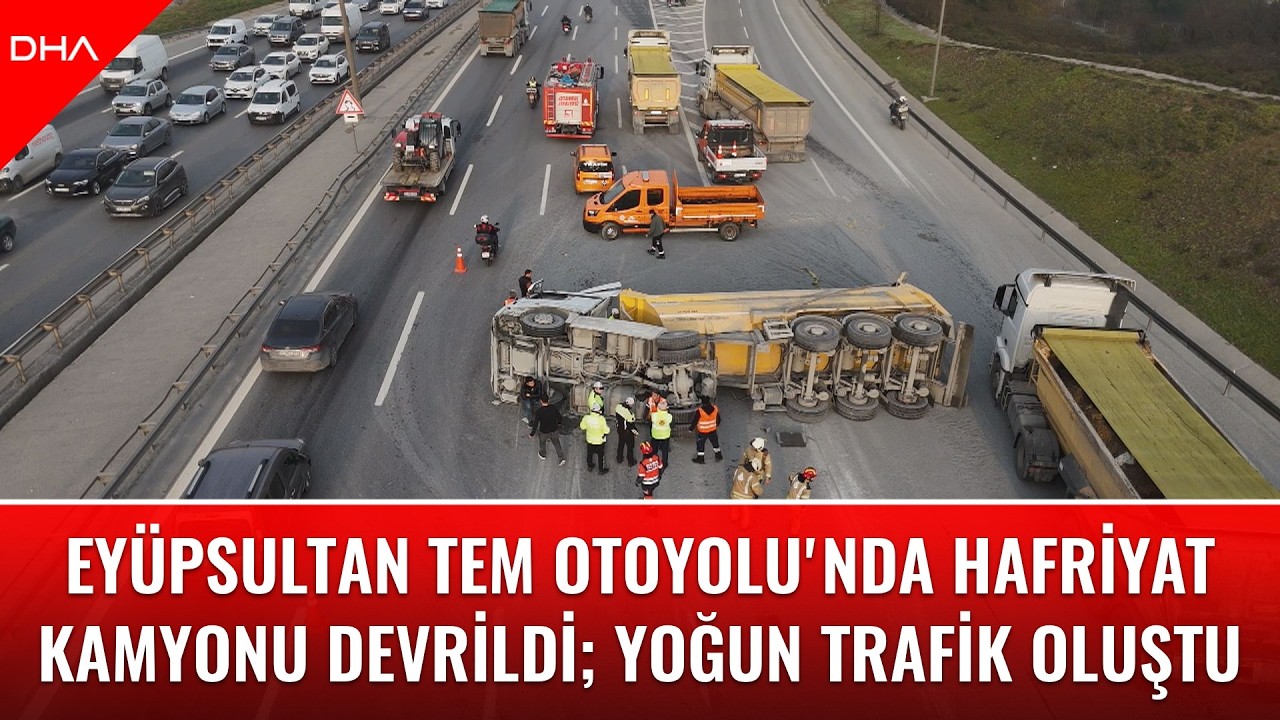 Eyüpsultan TEM Otoyolu'nda hafriyat kamyonu devrildi; yoğun trafik oluştu
