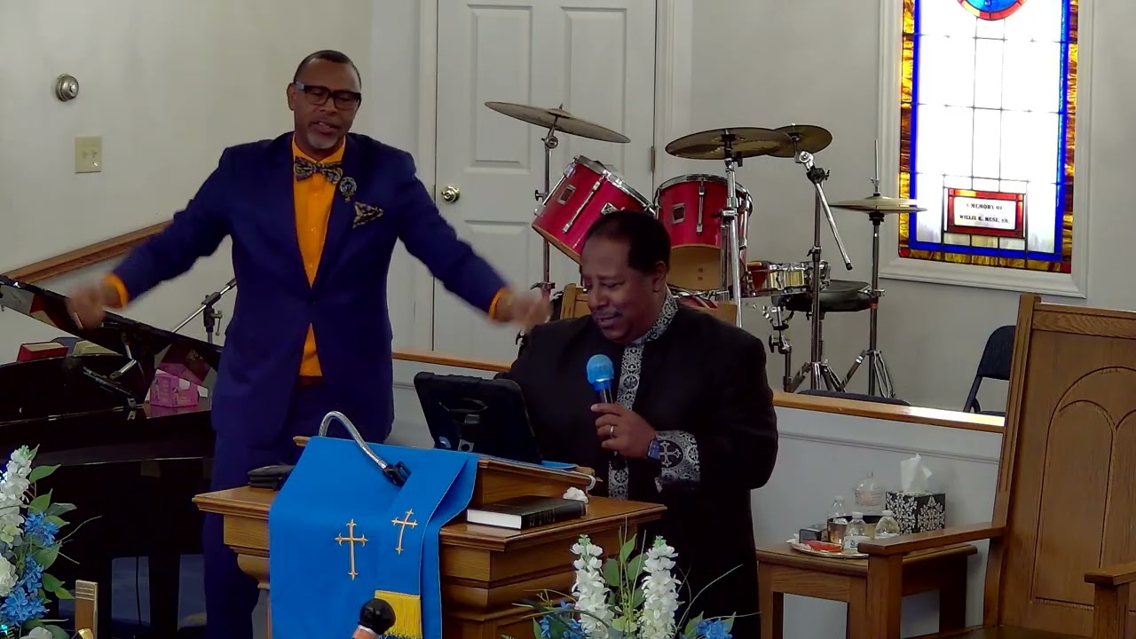 Pastor Singing mp4