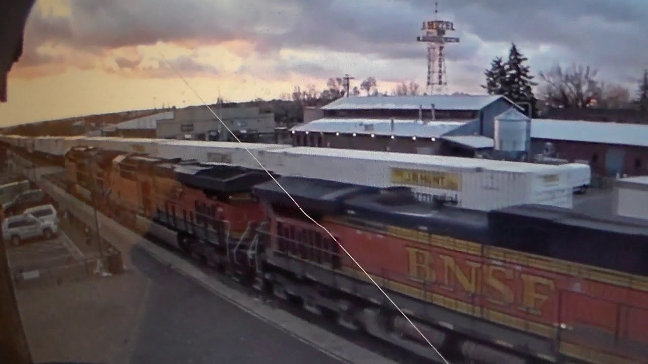 Flagstaff, AZ webcam with this BNSF intermodal meet.  (Nice sunrise in the background)