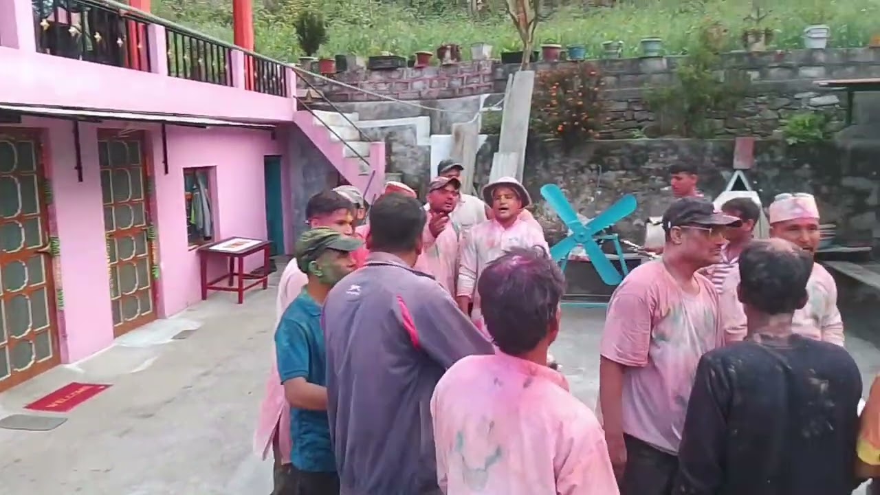 Doura m holi kheli aaj  viral video