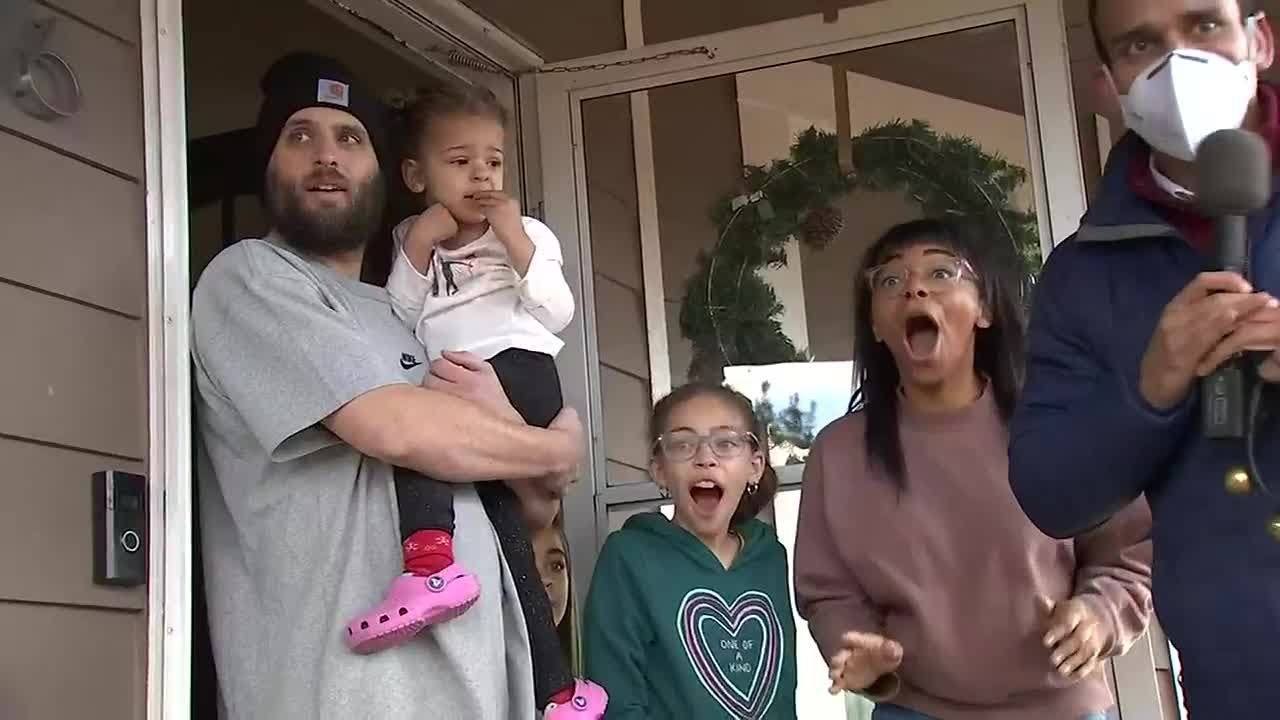 FOX 12 Les Schwab Surprise Squad brings holiday joy to the family of a sick girl