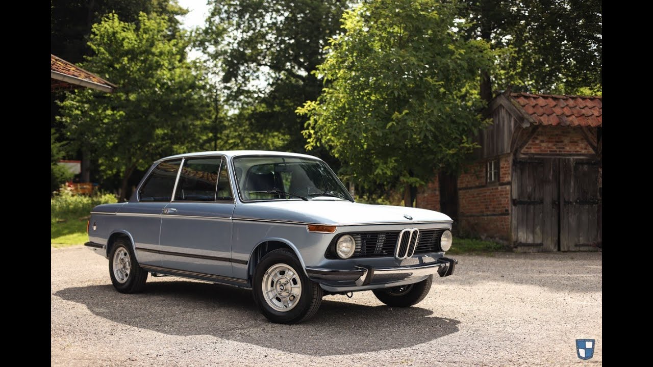 1974 BMW 2002 Luxus - Fjord Blue, Marine Velours - Full Restoration - Oldenzaal Classics