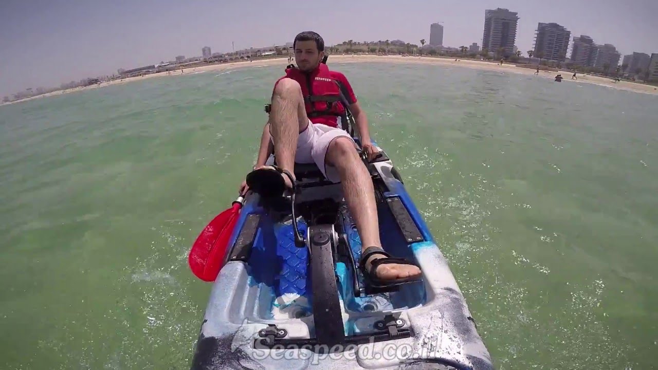 קיאק מהיר הנעת פדלים ומדחף מדגם Kayak Pedal Drive Vortex בים