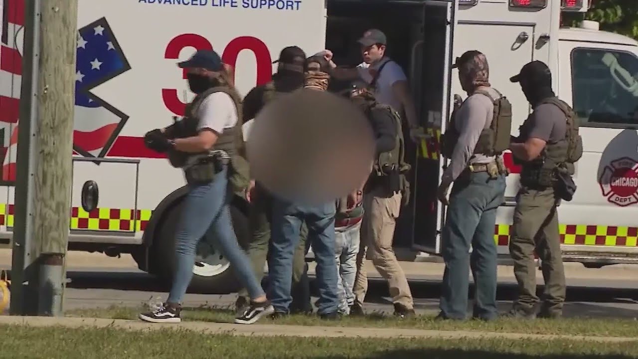 ICE agents make arrests in Chicago while immigration activists speak up | Immigration Enforcement