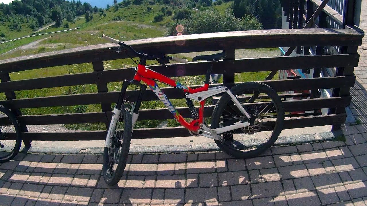 BIKE PARK Gravità0 con Kona DH 26