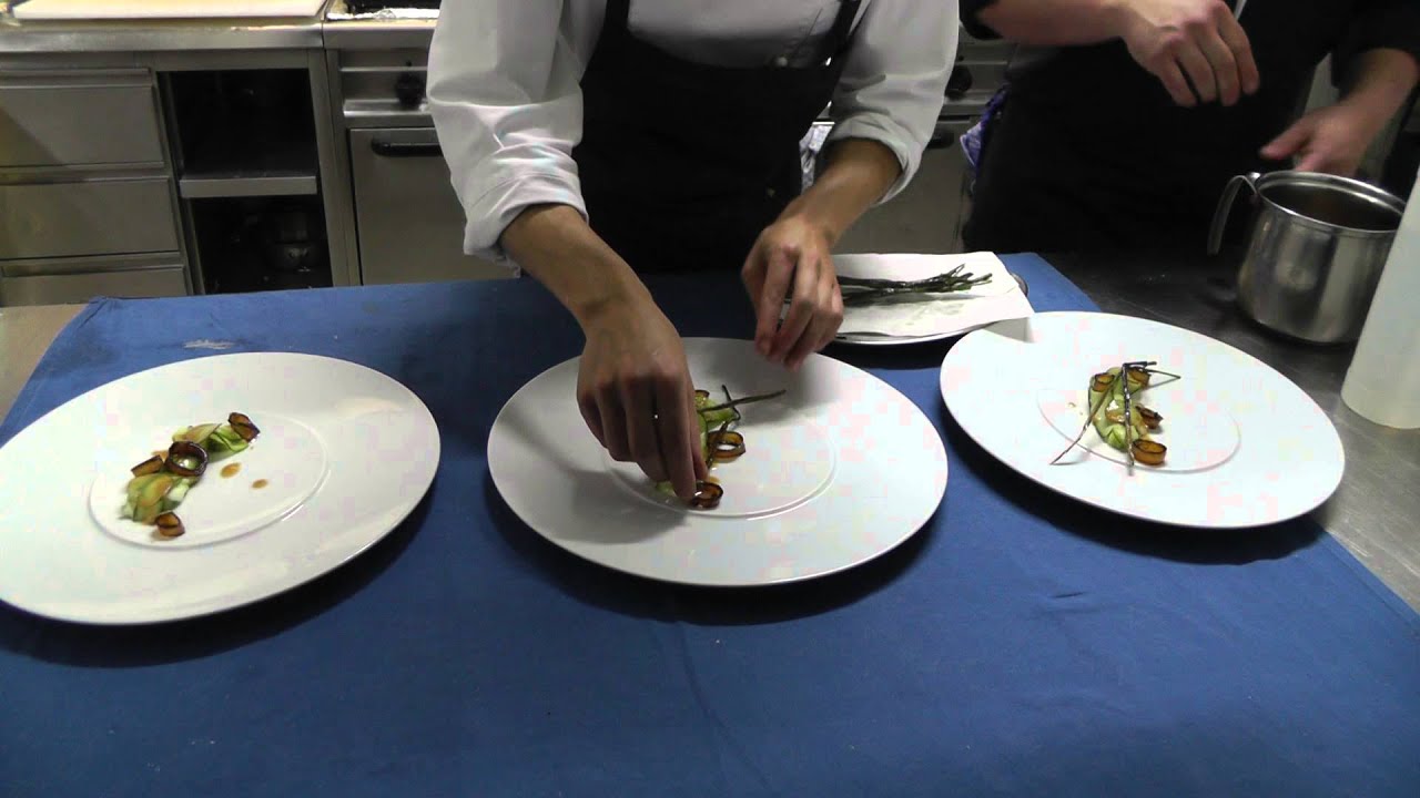 Service at the Michelin star Restaurant Horváth in Berlin