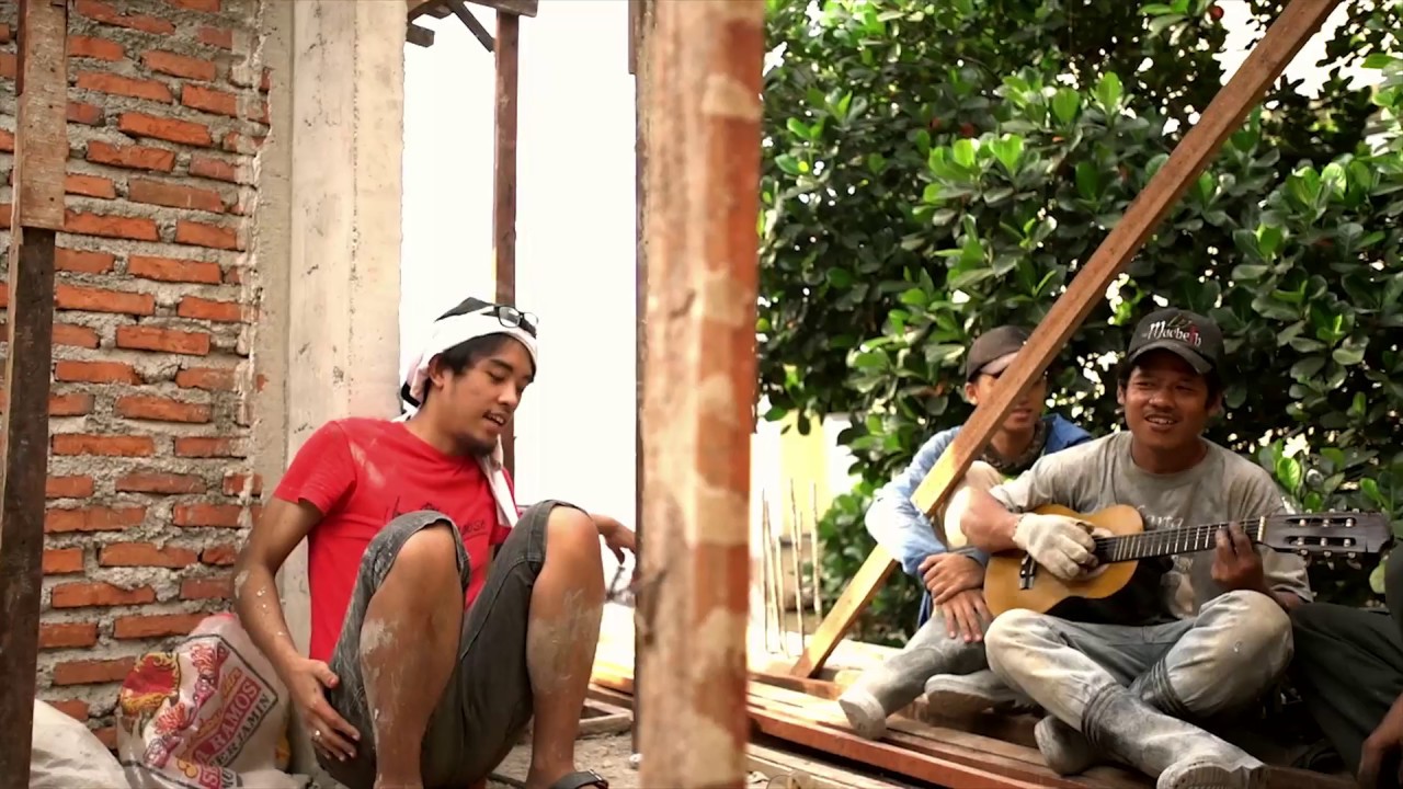 SORE - Tatap Berkalam (Official Music Video)