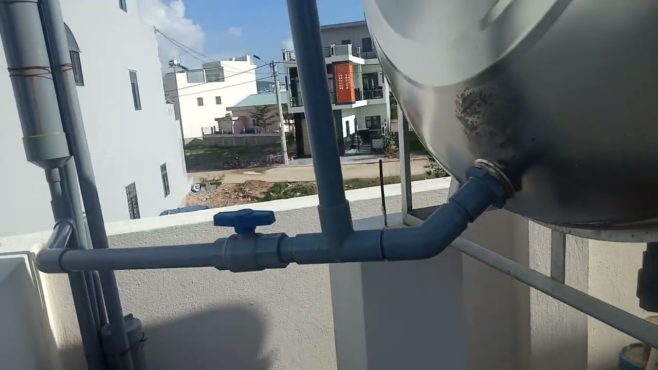 ống nén và tác dụng thực tế khi sử dụng tất cả các vòi nước trong nhà đều mở.