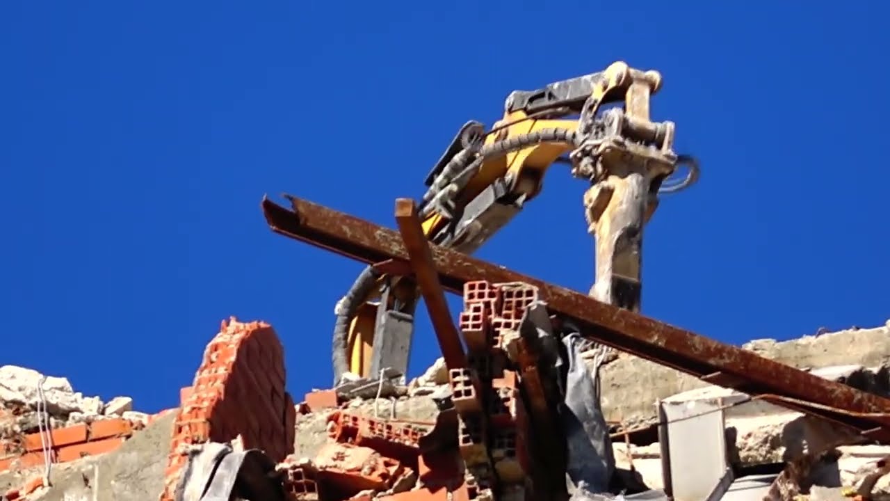DOBLETE: 🚨 DEMOLICIÓN DEL 12 DE OCTUBRE 🚨 Y 🚧 DEMOLICIÓN PARCIAL DEL GREGORIO MARAÑÓN 🚧