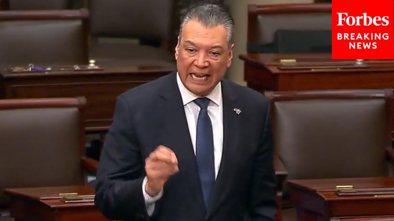 &laquo;Это закон о подавлении избирательных прав, и точка&raquo;: Алекс Падилья резко критикует закон &laquo;Спасит...
