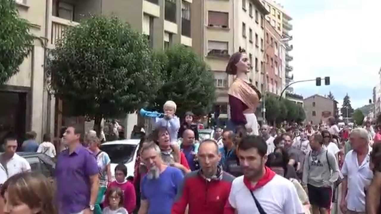 GIGANTES Y PROCESION EN BURLADA 2015