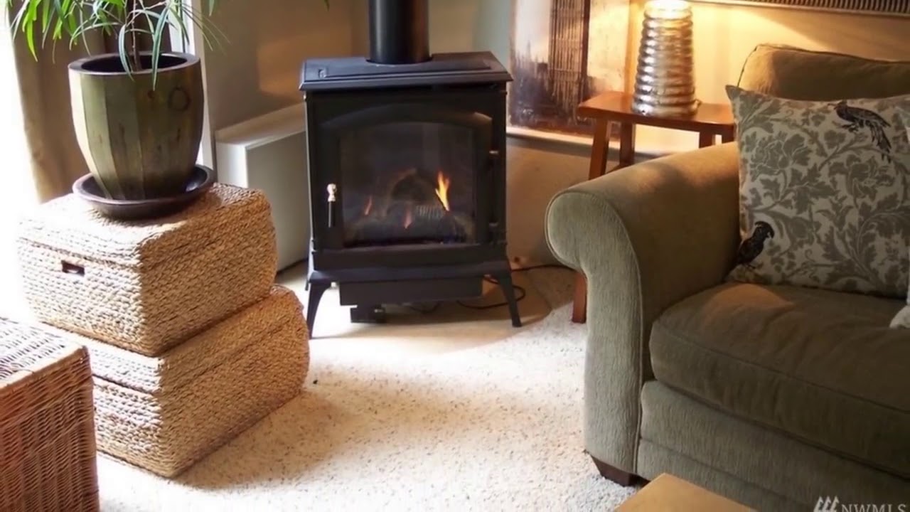 576 Sq  Ft  Studio Cabin in Hoodsport, Washington   Beautiful Small House Design