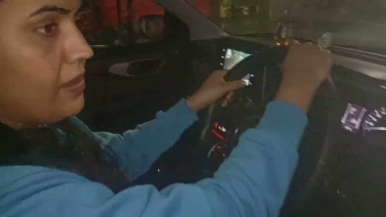 Reversing a car is a problem for many people. Learn to reverse a car in 5 minutes.