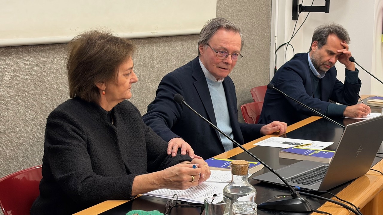 CRISI DI LEGITTIMAZIONE  Attualità di un paradigma di teoria critica