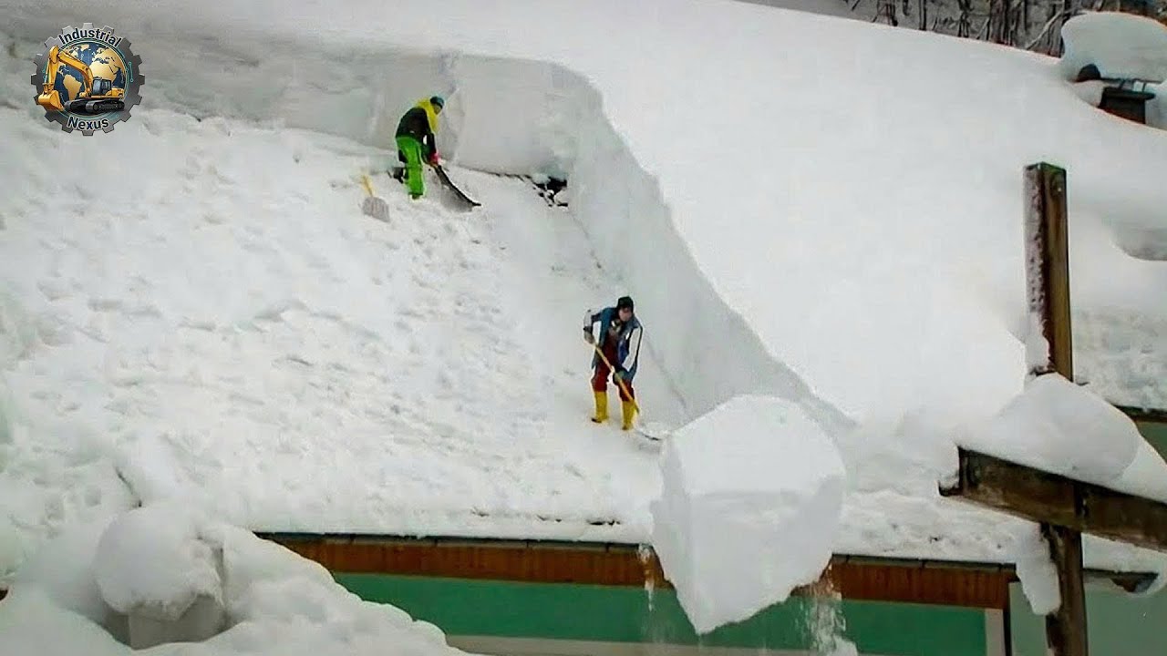 Idiot Snow Removal: Massive Roof Avalanche | Extreme Dangerous Plow Truck Fails #13