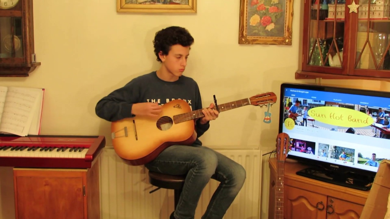 EKO P2 PARLOUR GUITAR 1960's MODEL - UNBOXING REVIEW - AMAZING MINT CONDITION & ORIGINAL PACKAGING.