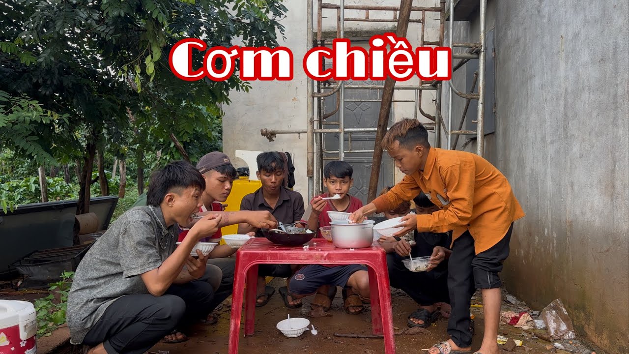 Nhặt ốc làm món ốc chiên | team Y điêu ăn cơm chiều 
