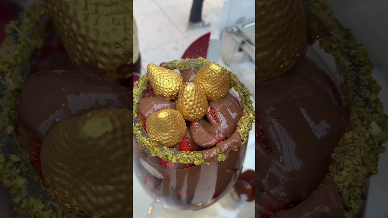 $1000 Dubai & Gold Chocolate Strawberries: The Most Romantic Dessert!