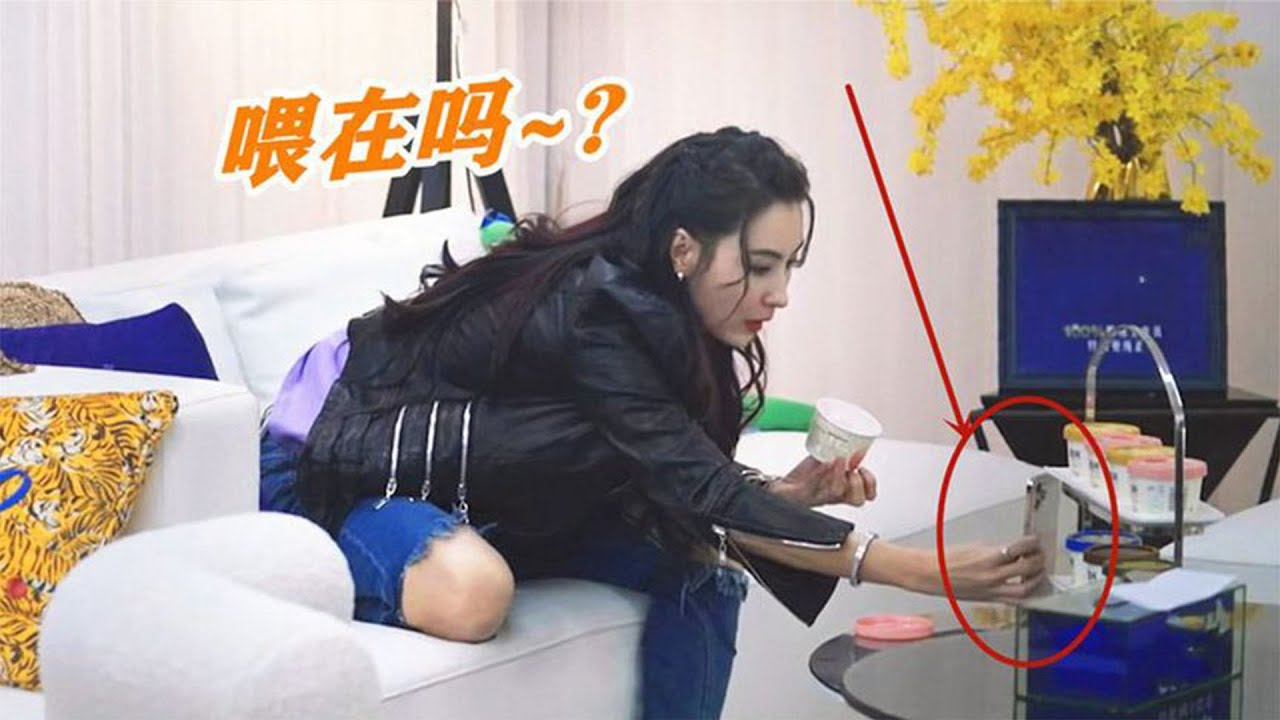 张柏芝忘镜头通话谢霆锋，听到她对谢霆锋的称呼，暴露两人感情