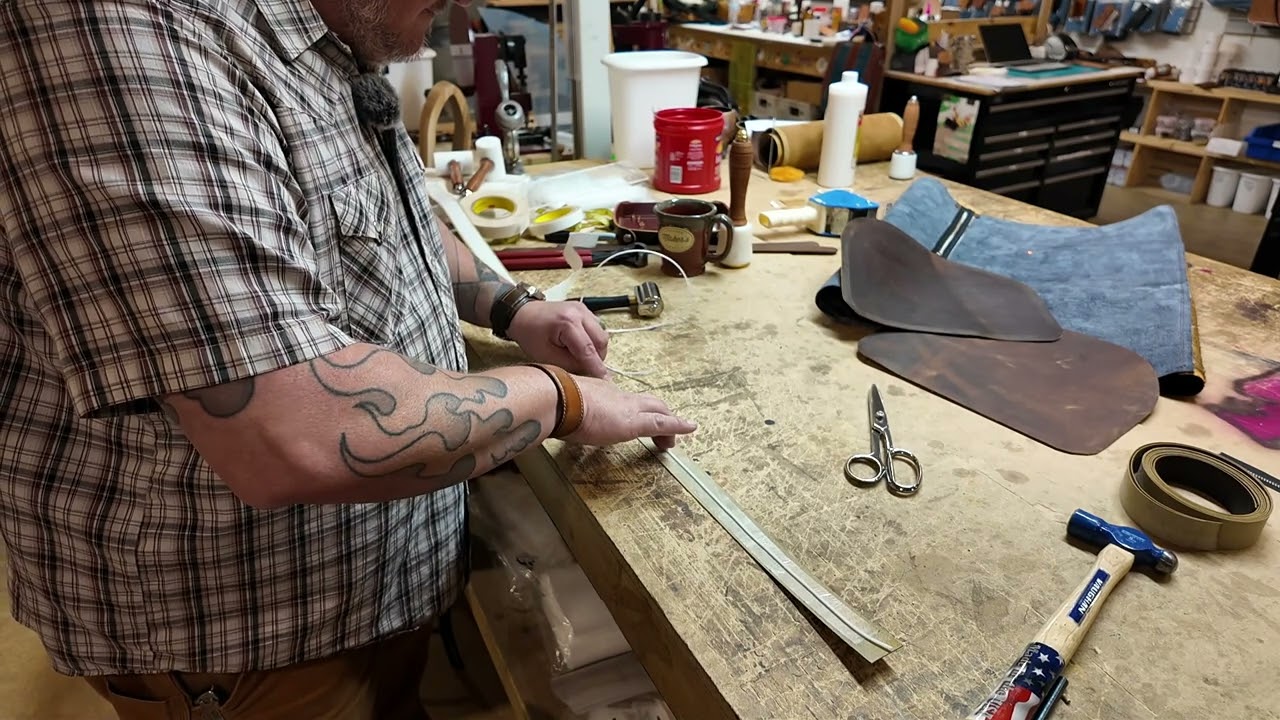 Making your own piping for a leather project (Classic Duffel Bag)
