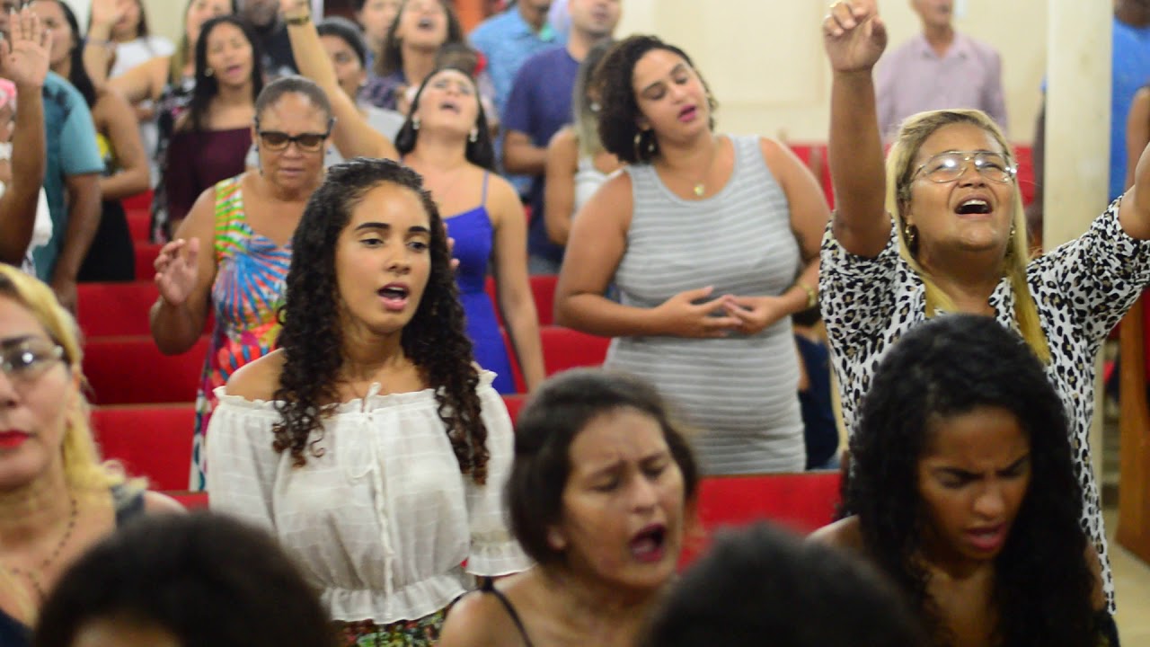 A ele a Glória 