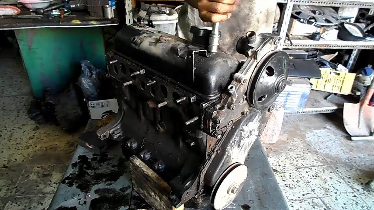تفكيك محرك رينو 5.9.11.19. اكسبرس بنزين - moteur Renault. 5,9,11,19,express essence
