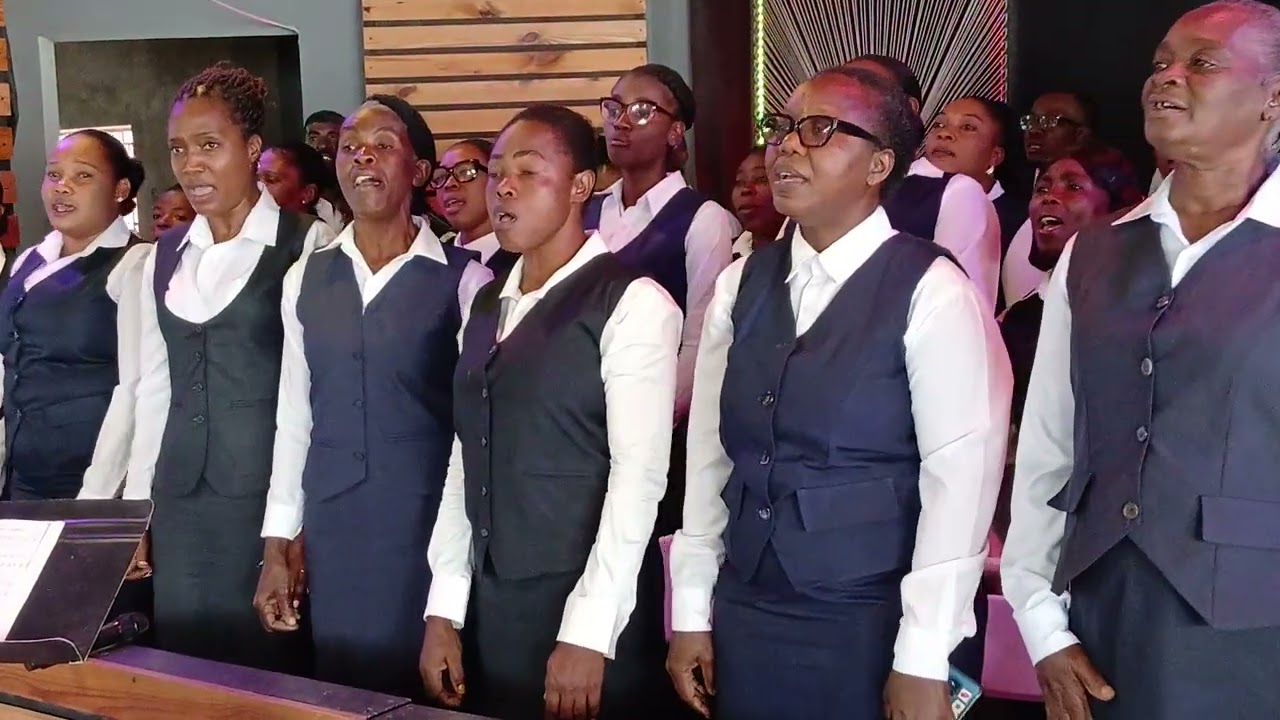 Valse à Jésus, première Chorale de l'église évangélique Baptiste Hosanna 