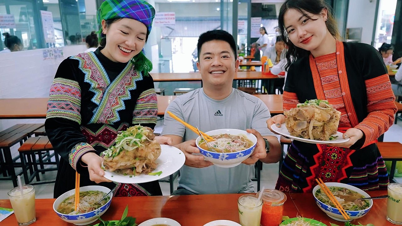 ĐƯỢC ANH PHẠM DŨNG MỜI ĂN PHỞ BÒ XÍ QUÁCH KHỔNG LỒ | ĂN NGẬP MỒM SIÊU ĐÃ | BẾP TRÊN BẢN