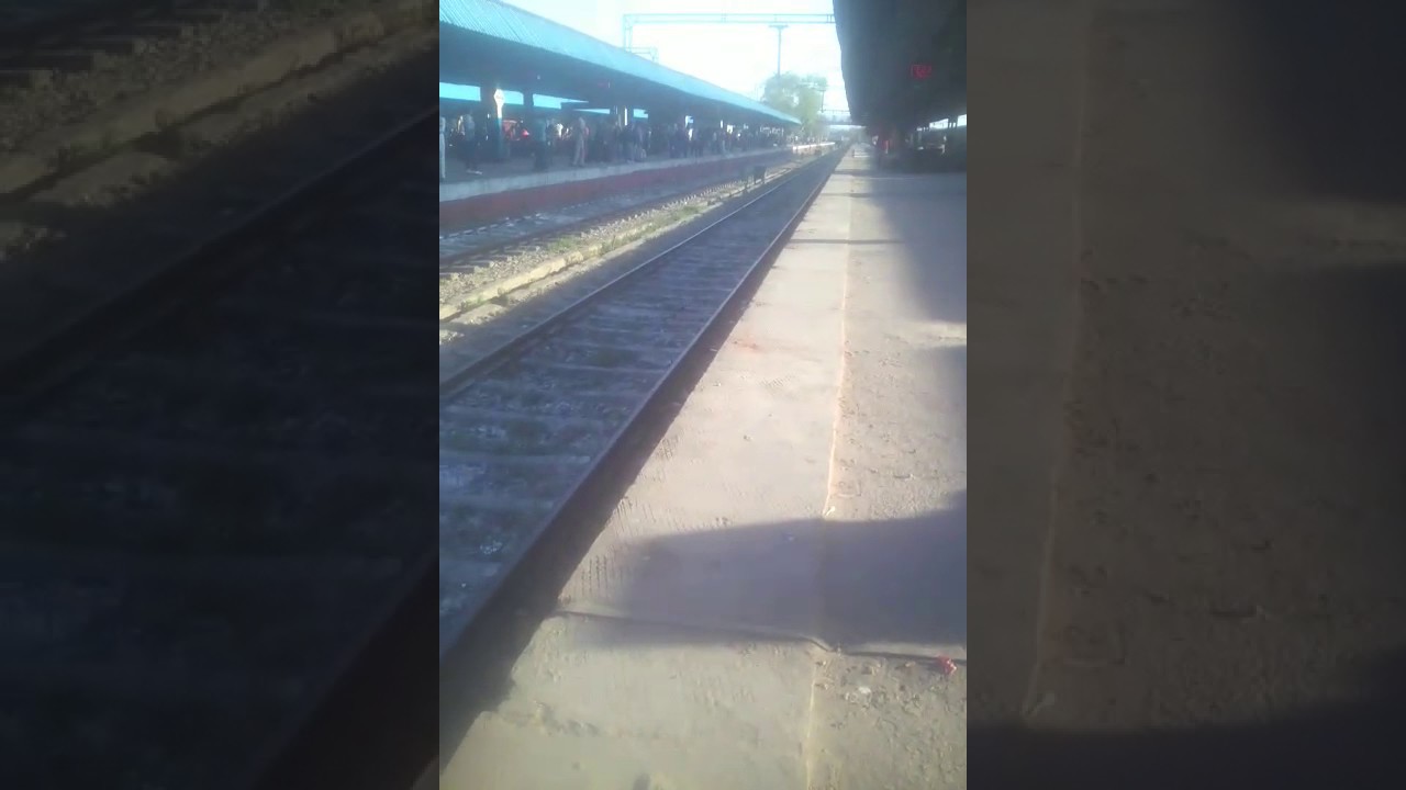 A goods train skiping the meerut city with WDP4B oil tanker