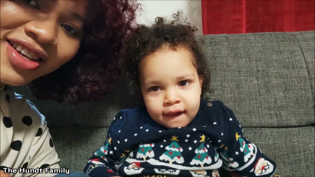 CHRISTMAS TREE DECORATION WITH THE CHILDREN 2021 | The Hundt Family