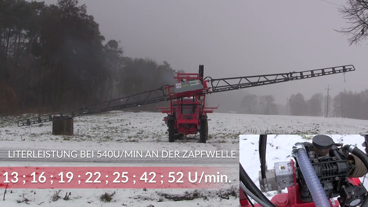 Ein modernes Set f&uuml;r die Zapfwelle des Traktors. Arbeiten mit der Spritze.  F&uuml;r Spr&uuml;her, Spalter.