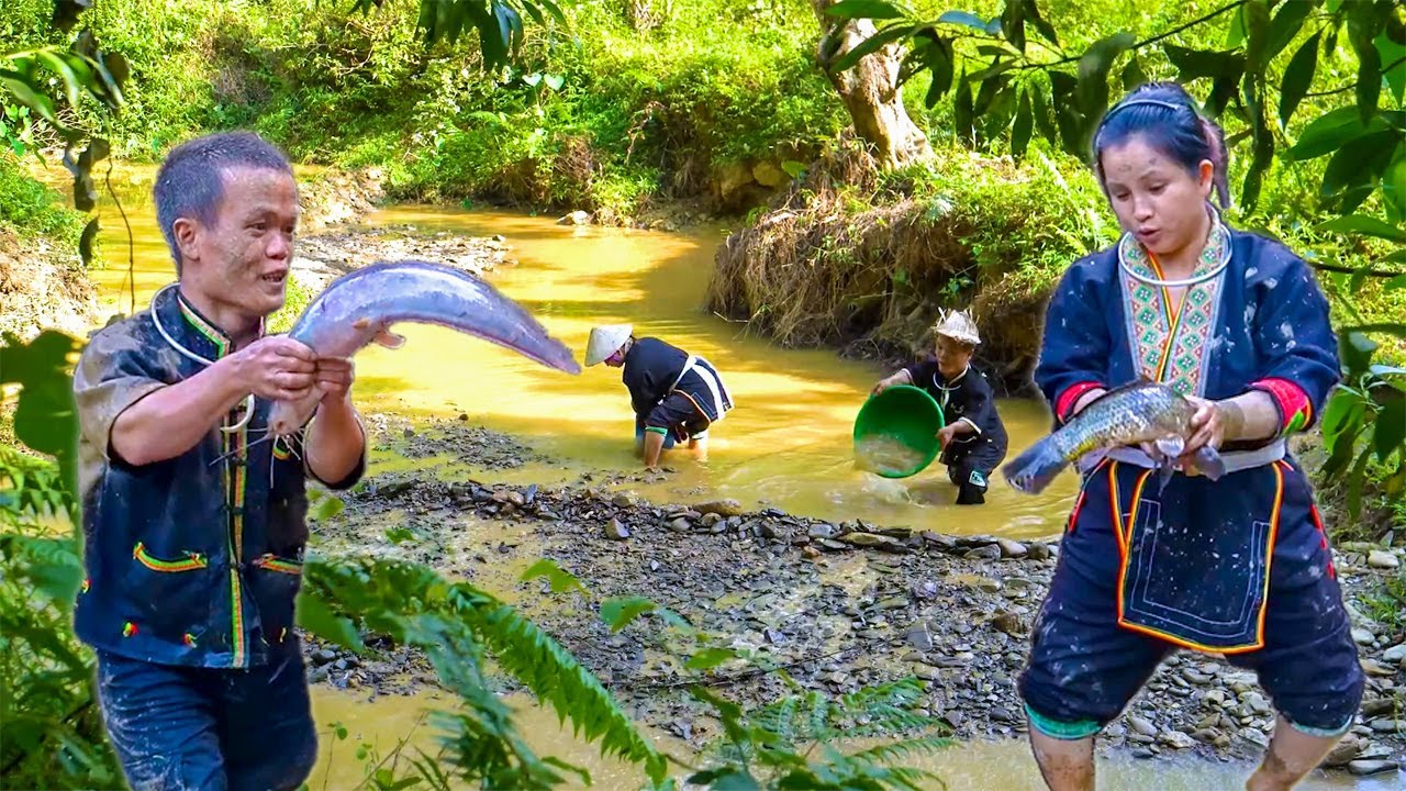 Dwarf Family Catch Fish in Mud Pond and Harvest Fresh Fruits to Sell at the Village Market