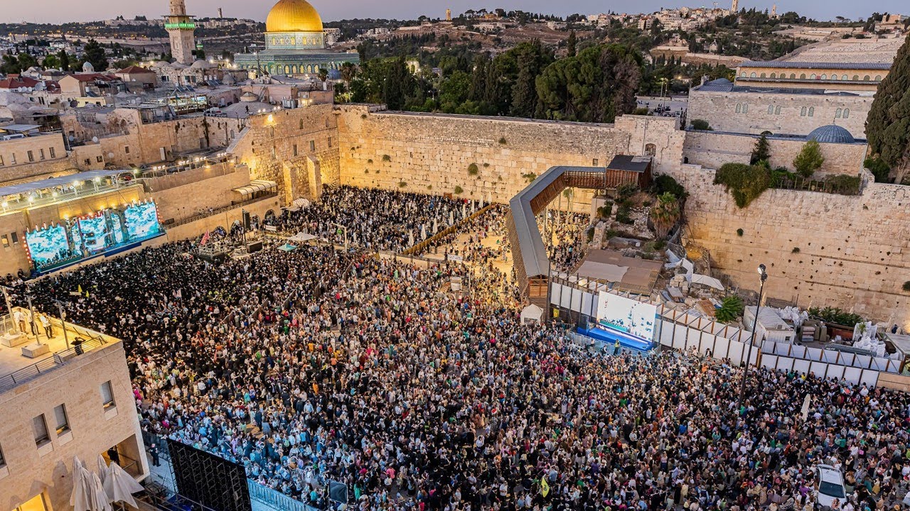 אני מאמין - אלי מרקוס & נמואל הרוש & 20,000 חסידי חב