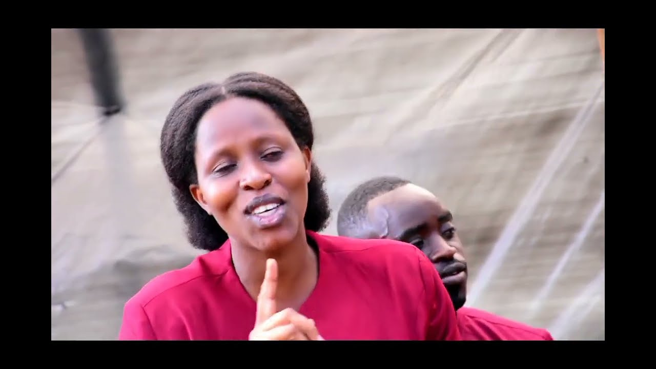 Choral Nicyogihe yasuye Abizera SDA Bweramvura barishima