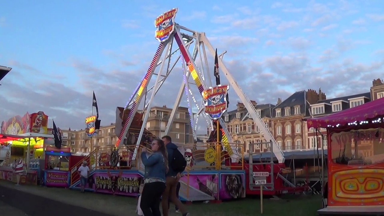 Manège Crazy Pirate, foire d'été, Dieppe 2017