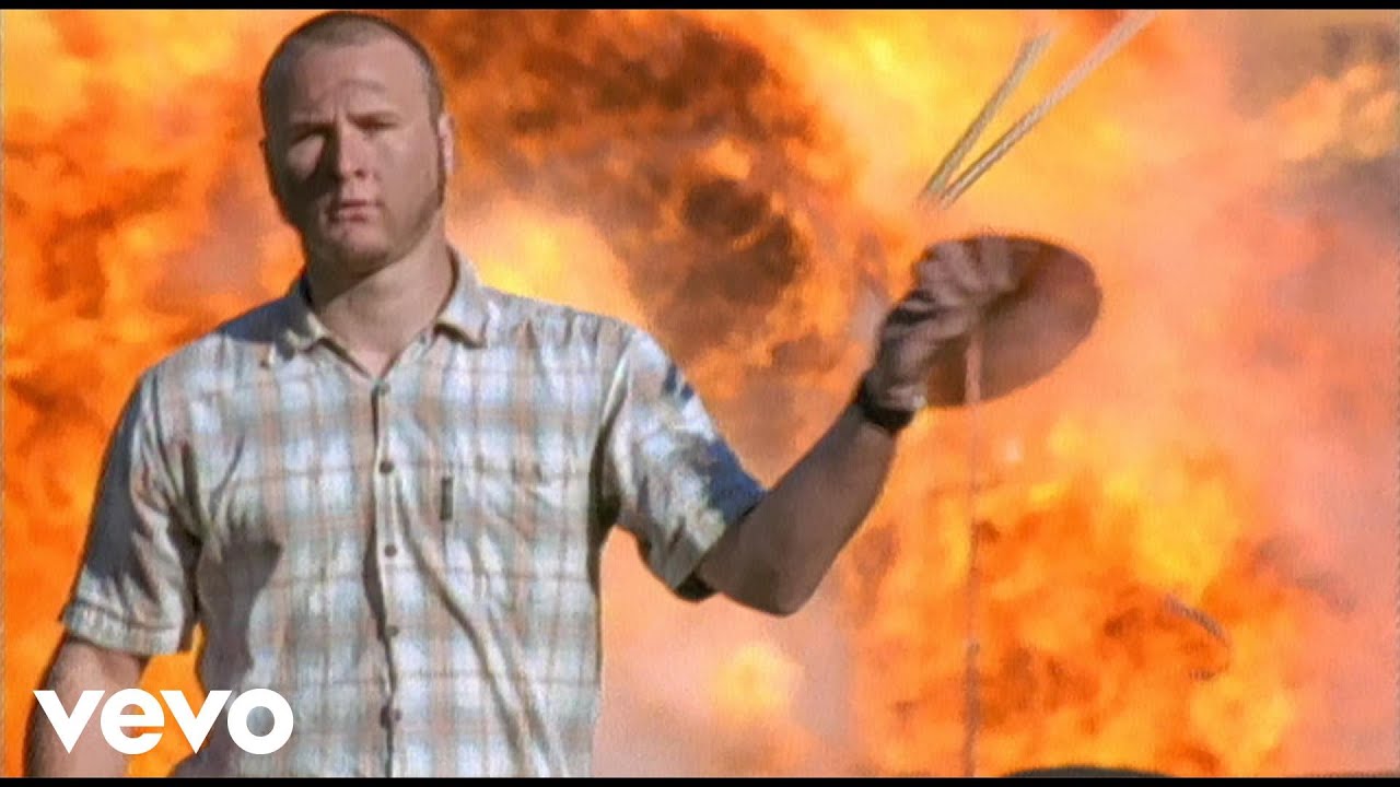LOK - Lok st&aring;r n&auml;r de andra faller [Official Music Video]