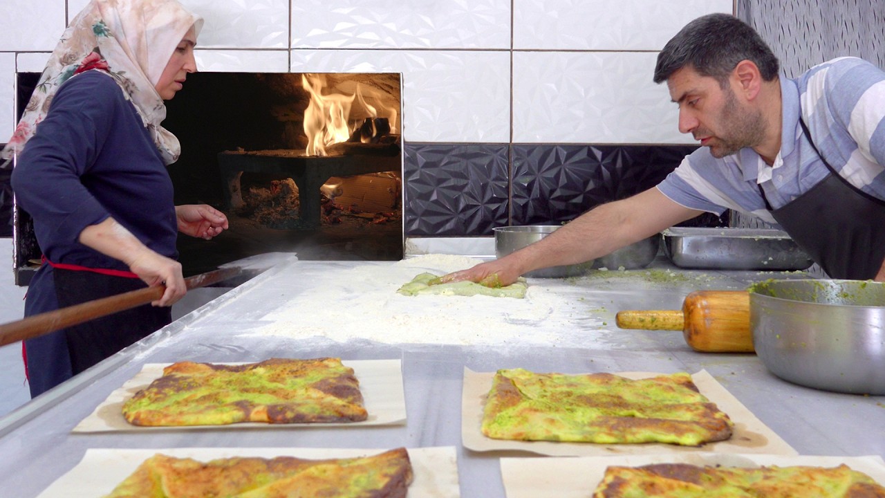 Amazing Turkish Katmer With Pistachio, Kaymak and Chocolate | Turkish Street Foods