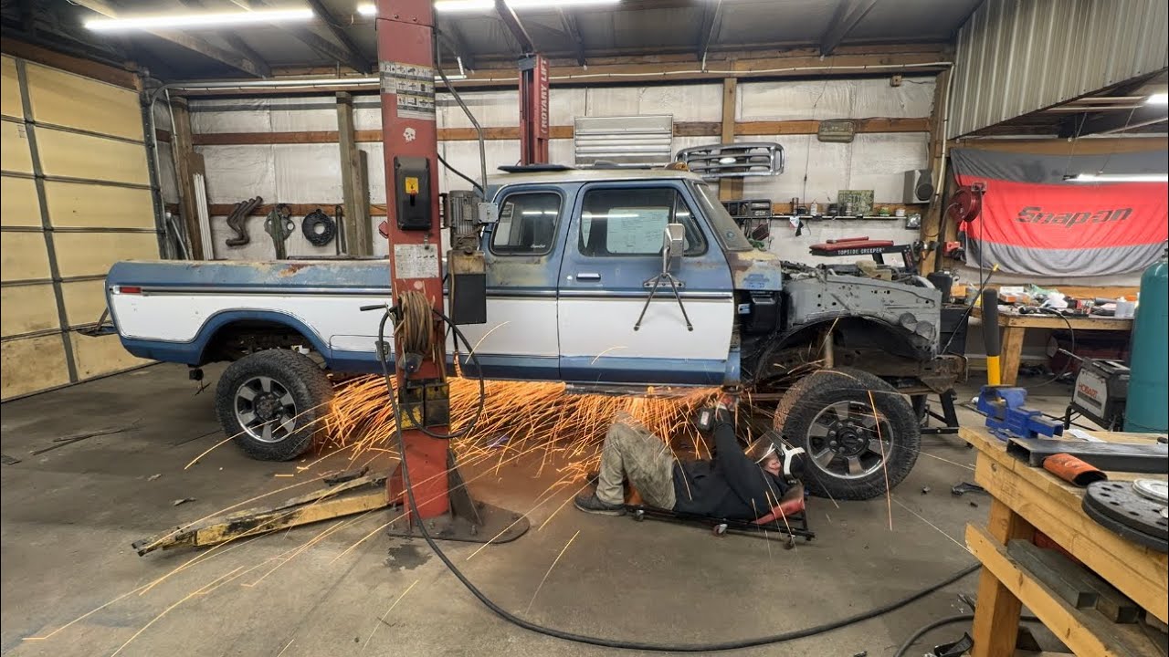 79 F350 BODYSWAP to SUPERDUTY 7.3 6 speed! (PART 4) welding floor and firewall together!