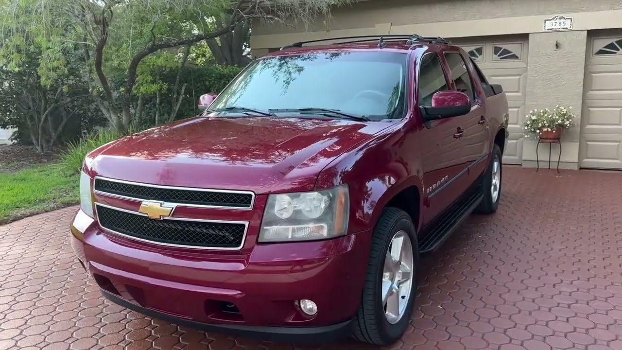 07 CHEVROLET AVALANCHE LTZ 4X4 DR NAV BLUETOOTH BACK-UP CAMERA HTD LEATHER SEATS TOWING 1 FL OWNER!!