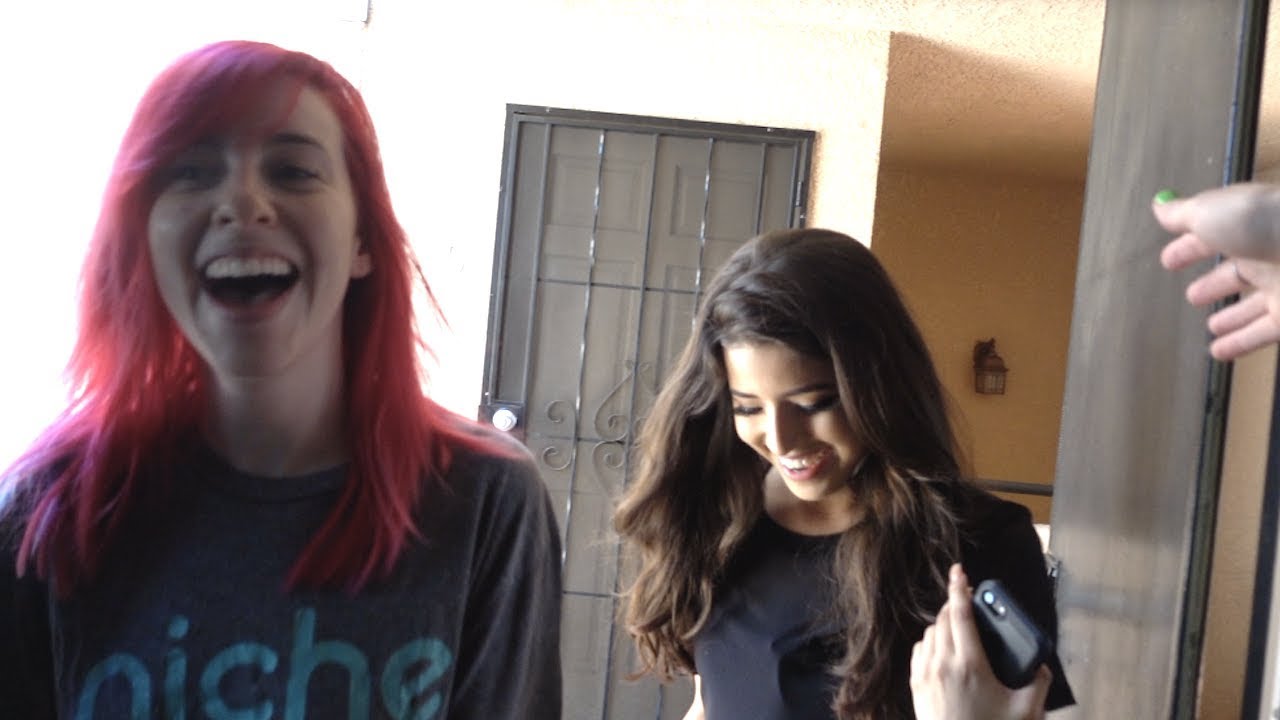 INVITING A FAN INTO OUR HOUSE!!!