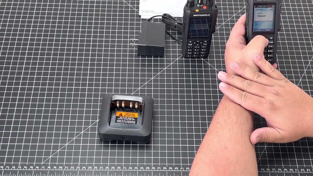 Motorola MOTOTRBO R7 Unboxing