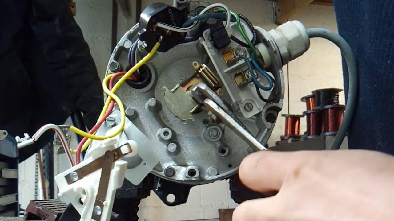Sta-rite pump overhaul  (4 of 8) - remove centrifugal switch and rotor.