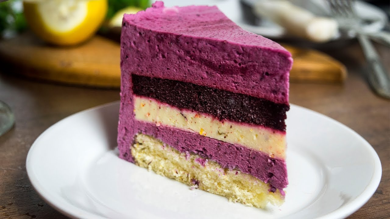 Berry mousse cake